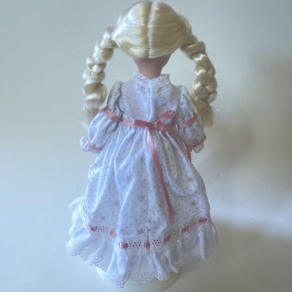 Effanbee Doll Vintage 90s Princess And The Pea With Stand Linda Lee Sutton 1992 - Picture 7 of 10